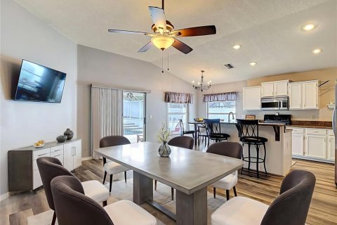 House in Valrico, Florida 3 bedrooms, 157.1 sq.m. № 2218390 - photo 22