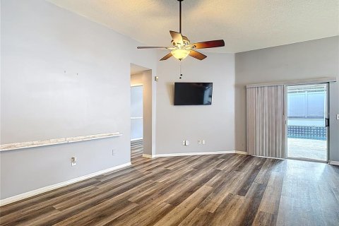 House in Valrico, Florida 3 bedrooms, 157.1 sq.m. № 2218390 - photo 21