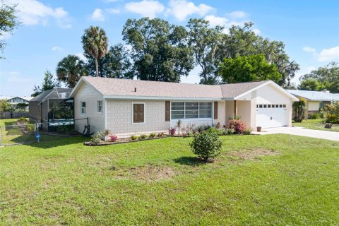 House in DeLand, Florida 4 bedrooms, 142.14 sq.m. № 1907728 - photo 2