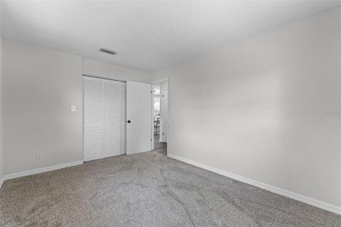 House in DeLand, Florida 4 bedrooms, 142.14 sq.m. № 1907728 - photo 16
