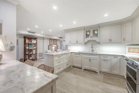Condo in Sarasota, Florida, 4 bedrooms № 2092253 - photo 10