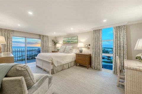 Condo in Sarasota, Florida, 4 bedrooms № 2092253 - photo 22