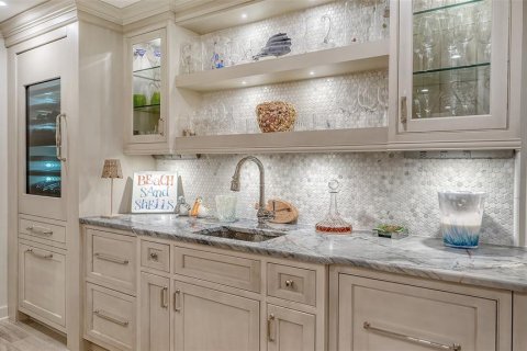 Condo in Sarasota, Florida, 4 bedrooms № 2092253 - photo 15