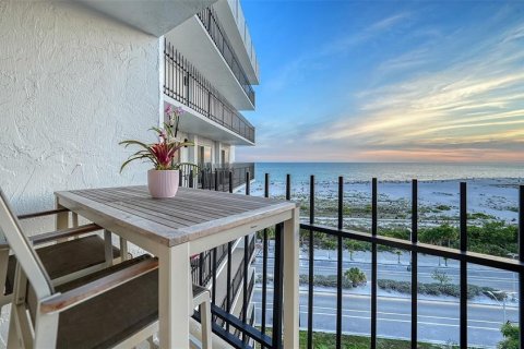 Condo in Sarasota, Florida, 4 bedrooms № 2092253 - photo 24