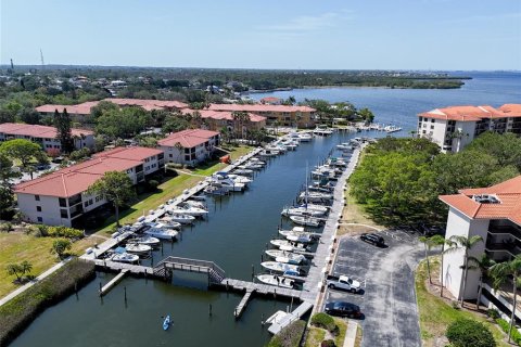 Condo in Tarpon Springs, Florida, 2 bedrooms  № 1732934 - photo 8