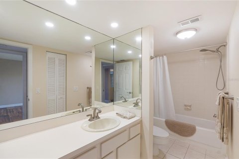 Condo in Tarpon Springs, Florida, 2 bedrooms  № 1732934 - photo 10