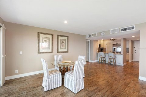 Condo in Tarpon Springs, Florida, 2 bedrooms  № 1732934 - photo 29