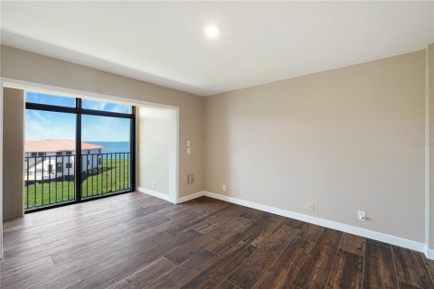 Condo in Tarpon Springs, Florida, 2 bedrooms  № 1732934 - photo 12