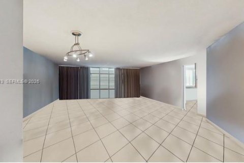 Condo à Miami, Floride, 2 chambres  № 2057684