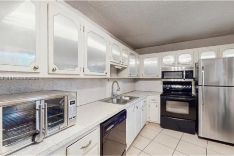Copropriété à vendre à Miami, Floride: 2 chambres, 166.2 m2 № 2057684 - photo 5
