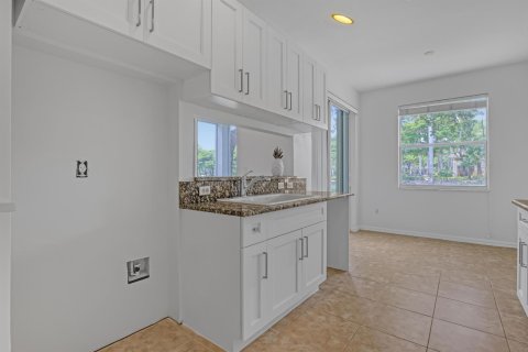 Condo in Wellington, Florida, 3 bedrooms  № 2243400 - photo 14