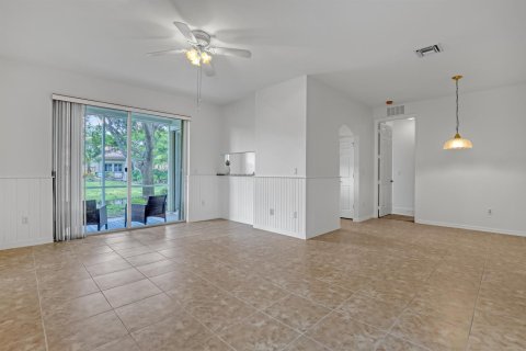 Condo in Wellington, Florida, 3 bedrooms  № 2243400 - photo 9