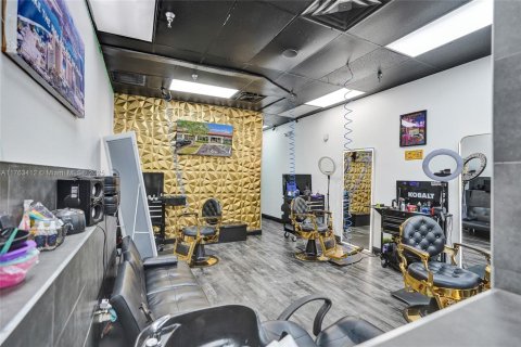Commercial property in Royal Palm Beach, Florida № 1693234 - photo 11