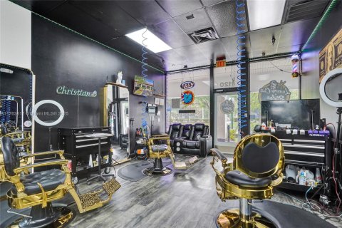 Commercial property in Royal Palm Beach, Florida № 1693234 - photo 2