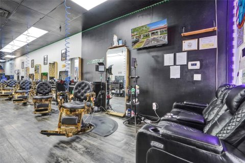 Commercial property in Royal Palm Beach, Florida № 1693234 - photo 28