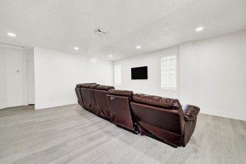 Casa en venta en Pembroke Pines, Florida, 4 dormitorios, 192.77 m2 № 2249313 - foto 19