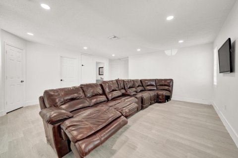 Casa en venta en Pembroke Pines, Florida, 4 dormitorios, 192.77 m2 № 2249313 - foto 21