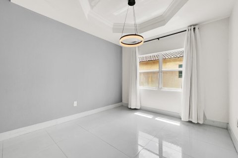Casa en venta en Pembroke Pines, Florida, 4 dormitorios, 192.77 m2 № 2249313 - foto 13
