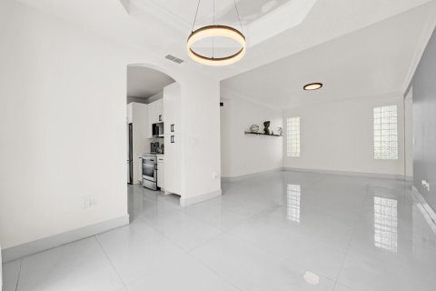 Casa en venta en Pembroke Pines, Florida, 4 dormitorios, 192.77 m2 № 2249313 - foto 15