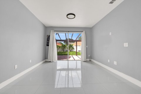 Casa en venta en Pembroke Pines, Florida, 4 dormitorios, 192.77 m2 № 2249313 - foto 8
