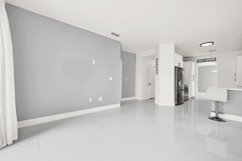 Casa en venta en Pembroke Pines, Florida, 4 dormitorios, 192.77 m2 № 2249313 - foto 7