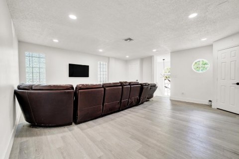Casa en venta en Pembroke Pines, Florida, 4 dormitorios, 192.77 m2 № 2249313 - foto 20