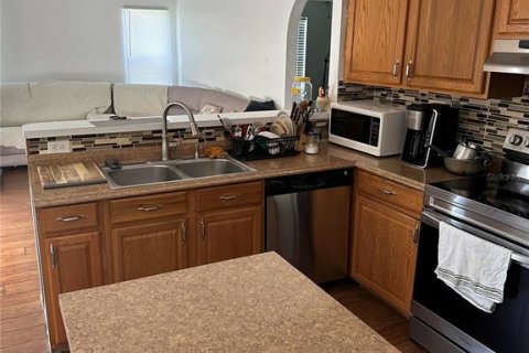 House in Kissimmee, Florida 3 bedrooms, 136.01 sq.m. № 1651717 - photo 8