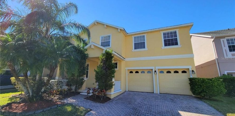 House in Orlando, Florida 3 bedrooms, 261.06 sq.m. № 2096066