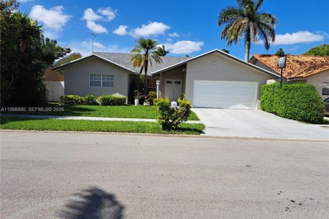 House in Miami, Florida 4 bedrooms, 166.95 sq.m. № 2066344