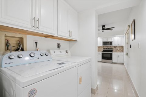 Copropriété à vendre à Pompano Beach, Floride: 3 chambres, 150.5 m2 № 2146438 - photo 16