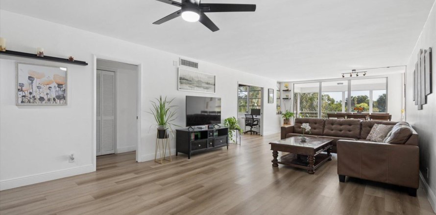 Condo à Pompano Beach, Floride, 3 chambres  № 2146438