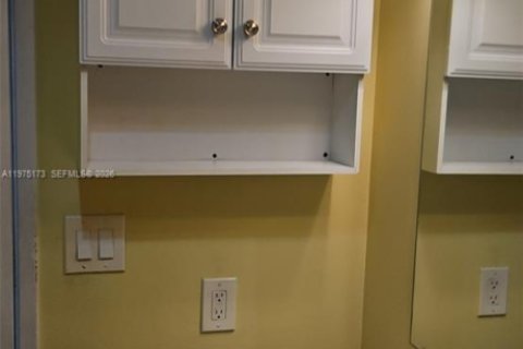 Condo in Fort Lauderdale, Florida, 2 bedrooms № 2036305 - photo 19