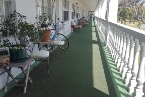 Condo in Fort Lauderdale, Florida, 2 bedrooms № 2036305 - photo 9