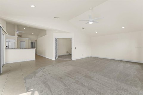 House in Cape Coral, Florida 4 bedrooms, 230.86 sq.m. № 2386153 - photo 23