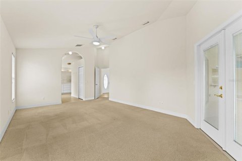 House in Cape Coral, Florida 4 bedrooms, 230.86 sq.m. № 2386153 - photo 27