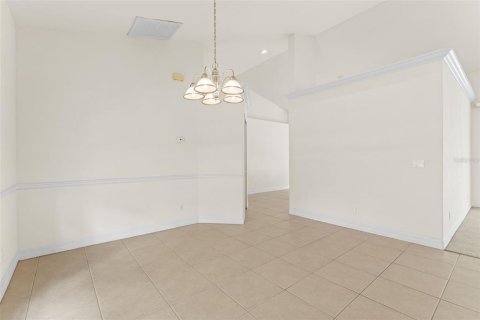 House in Cape Coral, Florida 4 bedrooms, 230.86 sq.m. № 2386153 - photo 25