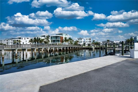 House in Key Largo, Florida 3 bedrooms, 132.66 sq.m. № 1952313 - photo 19