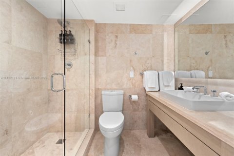 Condo in Miami Beach, Florida, 3 bedrooms  № 2022964 - photo 15