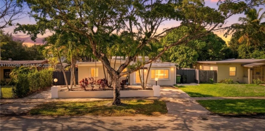 Дом в Норт-Майами, Флорида 4 спальни, 169.27м2 № 1991006