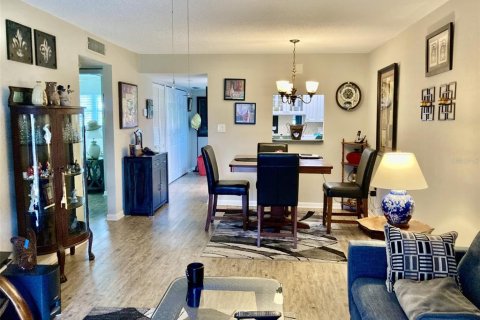 Copropriété à vendre à Bradenton, Floride: 2 chambres, 100.89 m2 № 1916847 - photo 4