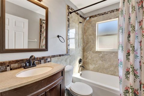 Casa en venta en Brandon, Florida, 3 dormitorios, 135.36 m2 № 1538158 - foto 15