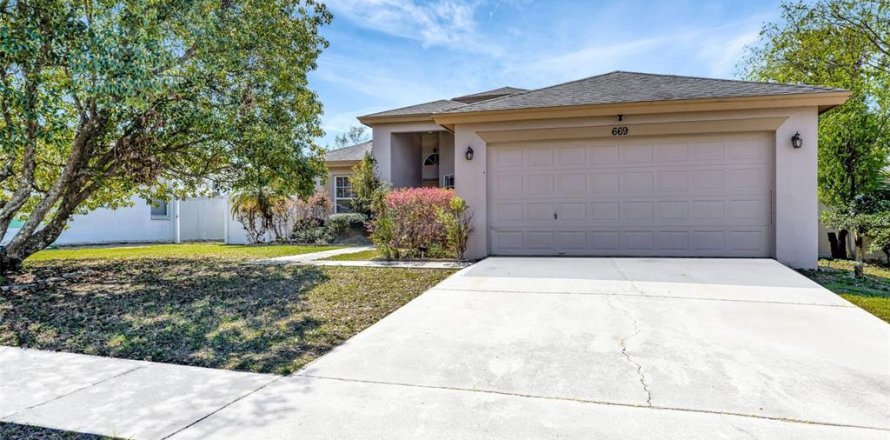 Casa en Brandon, Florida 3 dormitorios, 135.36 m2 № 1538158