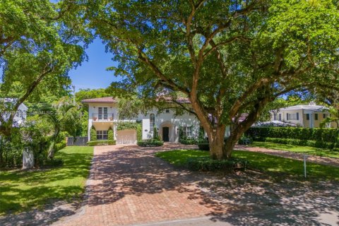 Купить виллу или дом в Корал-Гейблс, Флорида 5 спален, 375.33м2, № 2052663 - фото 21