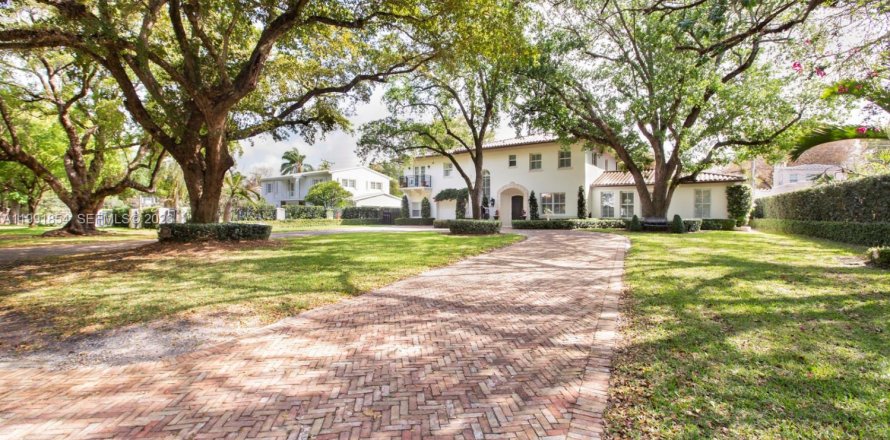 Дом в Корал-Гейблс, Флорида 5 спален, 375.33м2 № 2052663