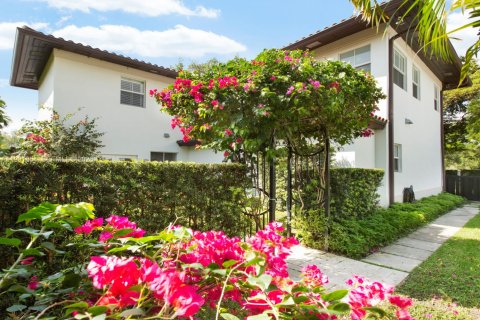 Купить виллу или дом в Корал-Гейблс, Флорида 5 спален, 375.33м2, № 2052663 - фото 7