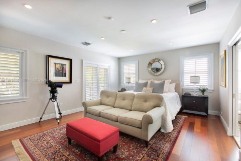 Купить виллу или дом в Корал-Гейблс, Флорида 5 спален, 375.33м2, № 2052663 - фото 11