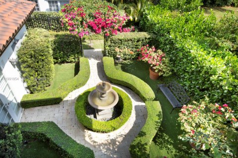 Купить виллу или дом в Корал-Гейблс, Флорида 5 спален, 375.33м2, № 2052663 - фото 9