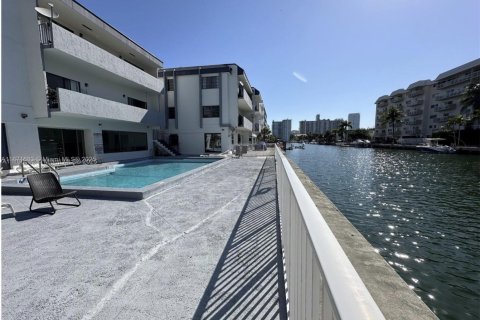 Condominio en alquiler en North Miami Beach, Florida, 2 dormitorios, 78.13 m2 № 1928170 - foto 7