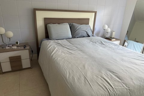 Condominio en alquiler en North Miami Beach, Florida, 2 dormitorios, 78.13 m2 № 1928170 - foto 26