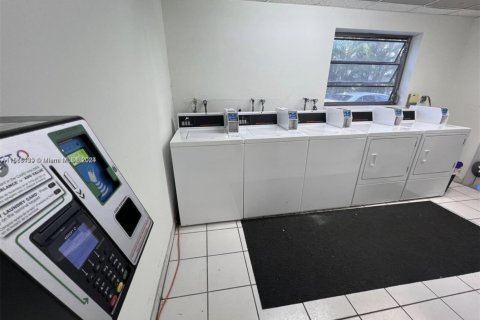 Condominio en alquiler en North Miami Beach, Florida, 2 dormitorios, 78.13 m2 № 1928170 - foto 14